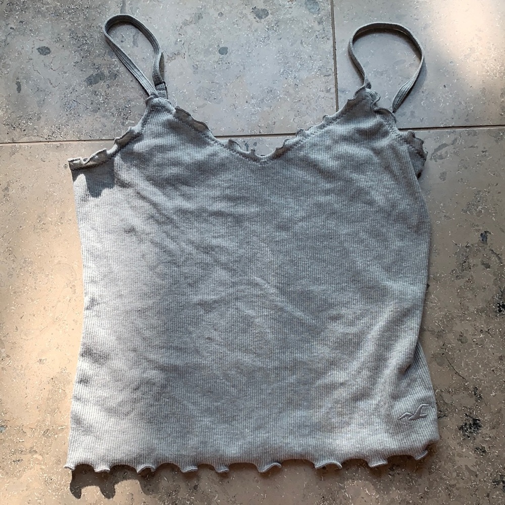 gray tank top
